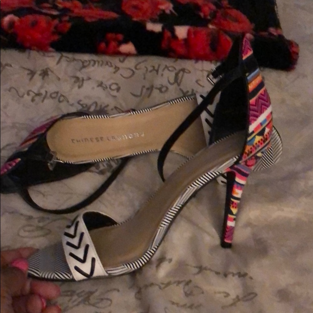 Sandals - Picture 3 of 3